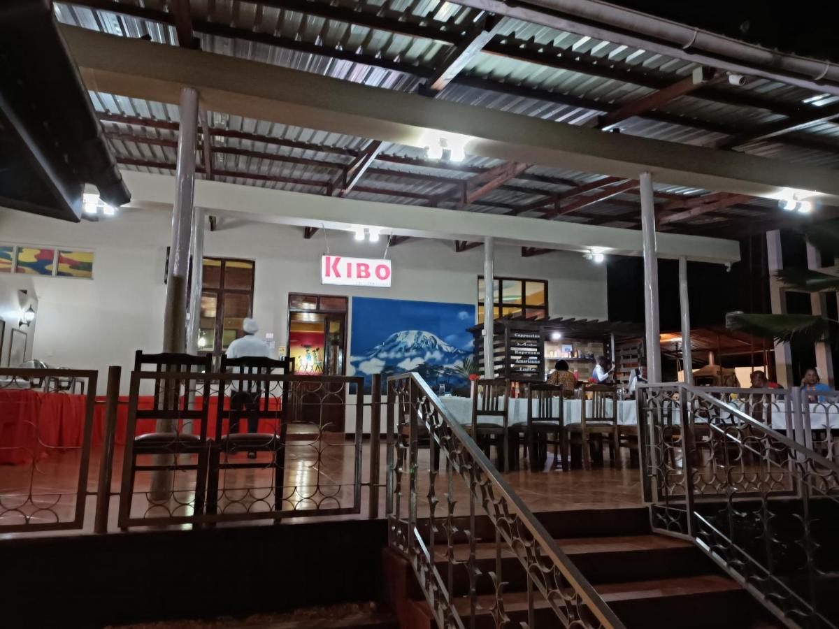 Keys Hotel Моши Екстериор снимка