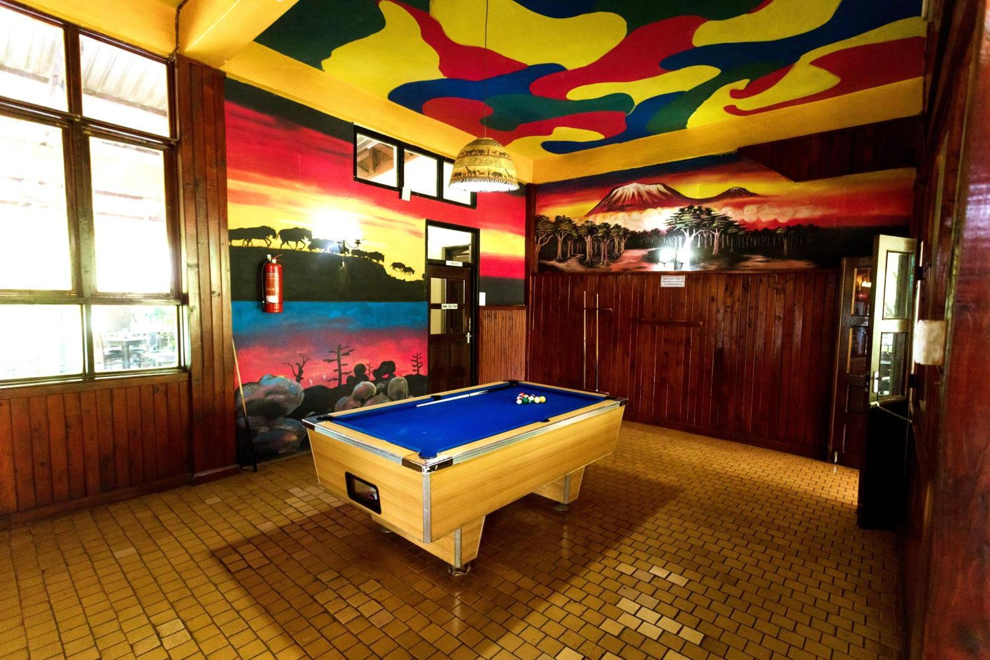 Keys Hotel Моши Екстериор снимка
