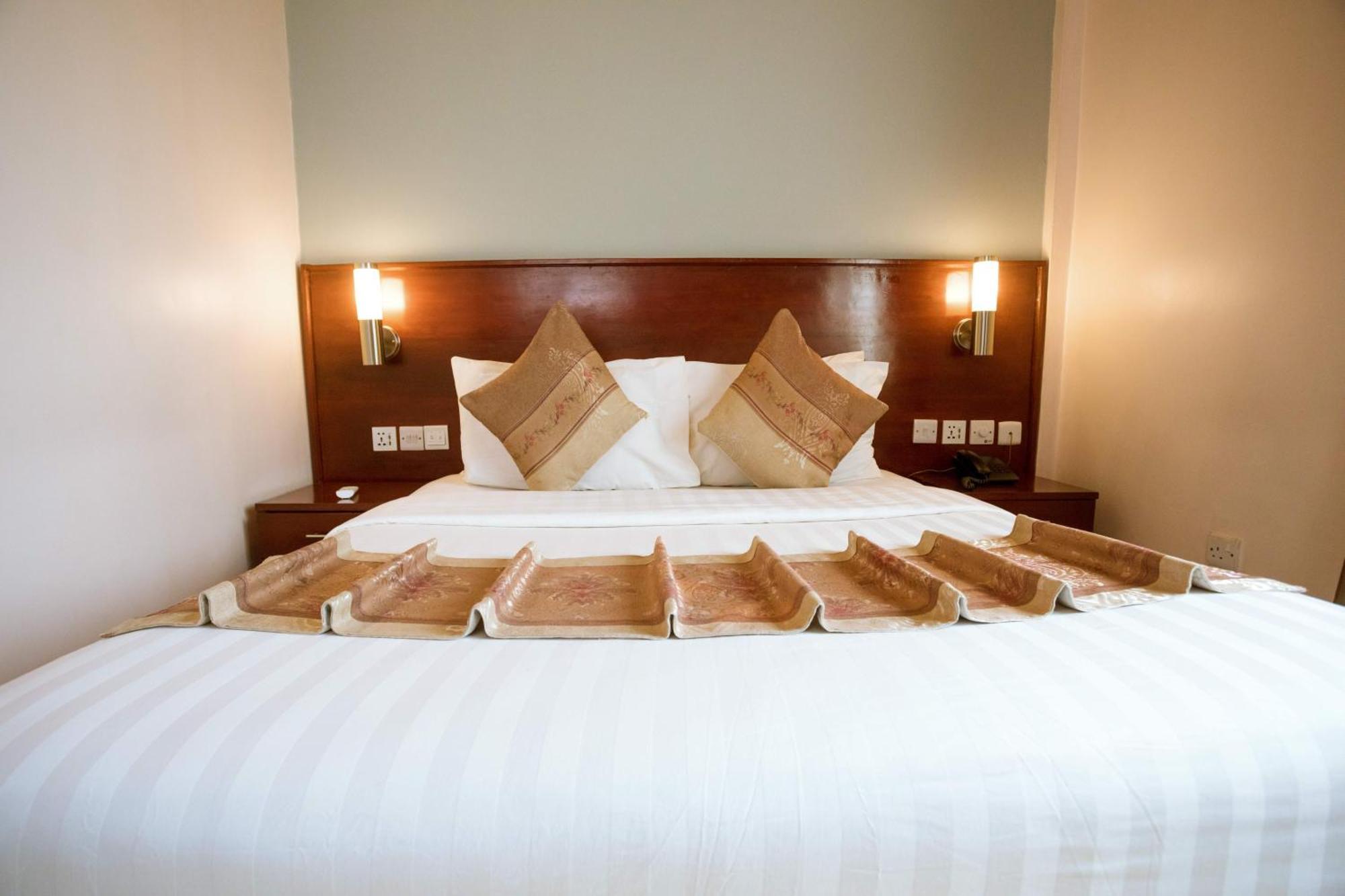 Keys Hotel Моши Екстериор снимка